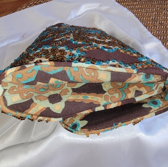 Mystique beaded envelope clutch bag - Picture 10 of 10